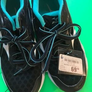 Womens Mizuno Shoes